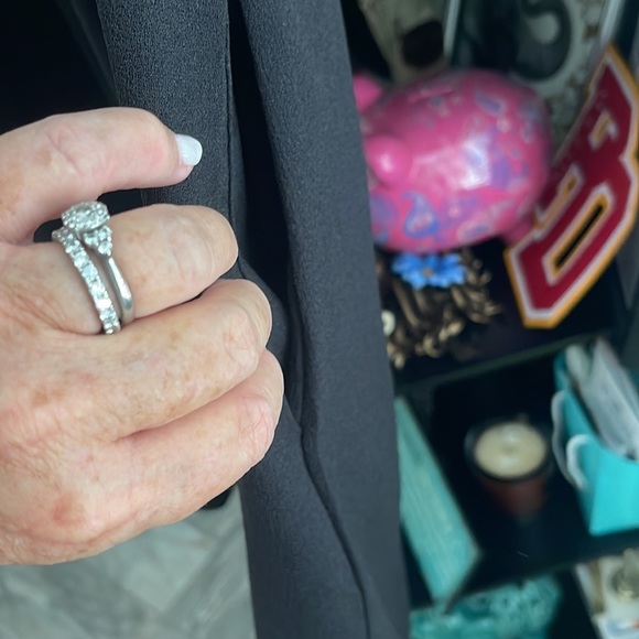 Like new black shift Dre’s for all occasions - Picture 3 of 3